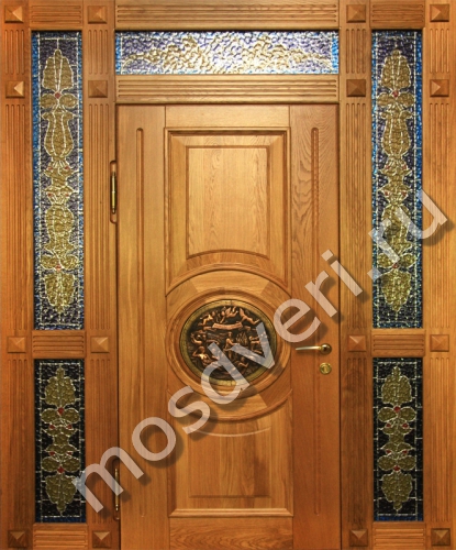 Парадная трехстворчатая дверь с витражом - купить от производителя Мосдвери Парадная трехстворчатая дверь с витражом